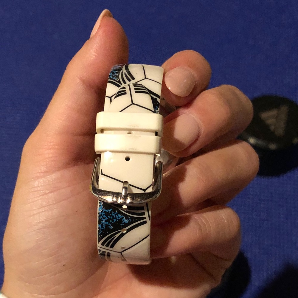Adidas watch - Picture 3 of 7